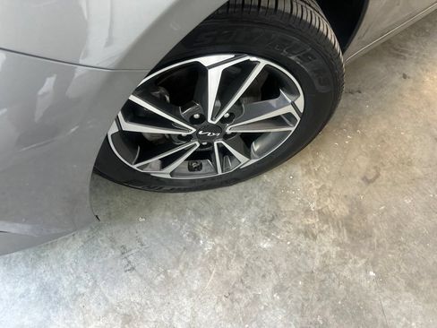 Used 2023 Kia Forte LXS FWD image 2