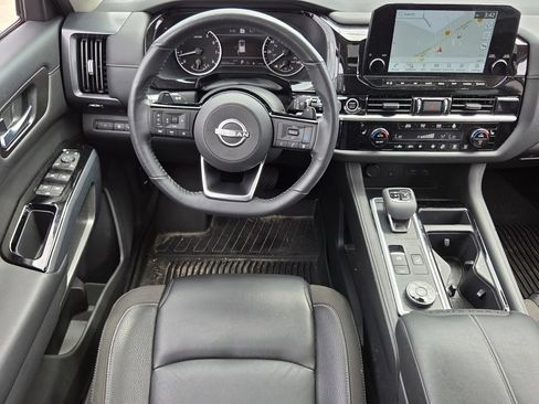 Used 2024 Nissan Pathfinder SL w/ SL Premium Package AWD/4WD image 15