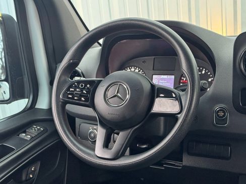 Used 2021 Mercedes-Benz Sprinter 2500 w/ Driver Convenience Package image 17