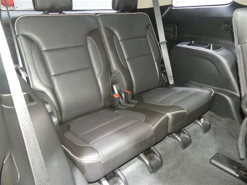 Used 2018 GMC Acadia Denali w/ Technology Package image 30