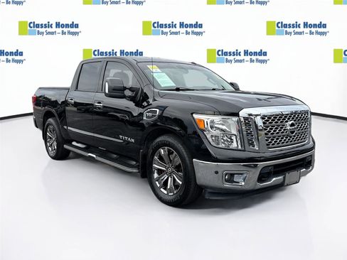 Used 2017 Nissan Titan SV RWD image 1