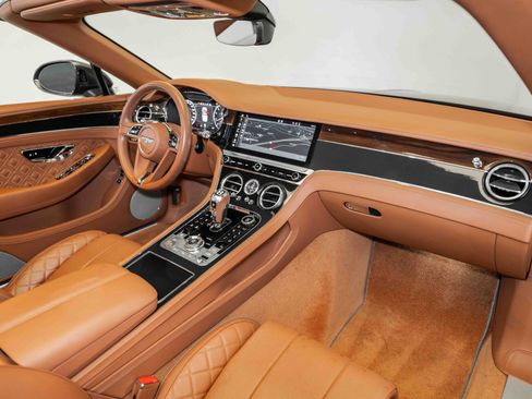 Used 2020 Bentley Continental GT image 11