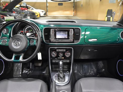 Used 2018 Volkswagen Beetle 2.0T image 38