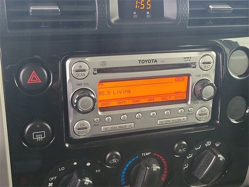 Used 2014 Toyota FJ Cruiser 4WD image 26