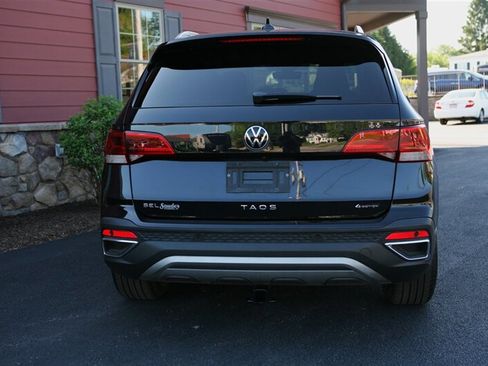 Used 2022 Volkswagen Taos SEL w/ Panoramic Sunroof Package AWD/4WD image 6