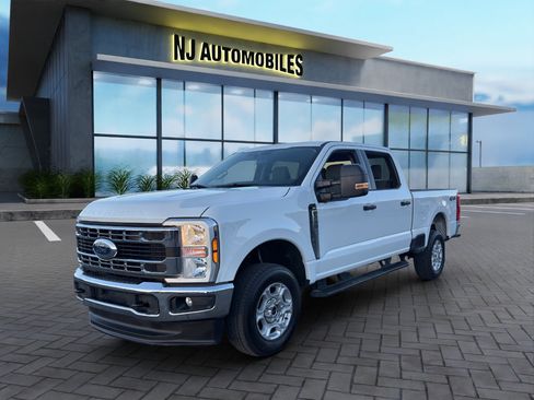 Used 2025 Ford F250 XLT image 3