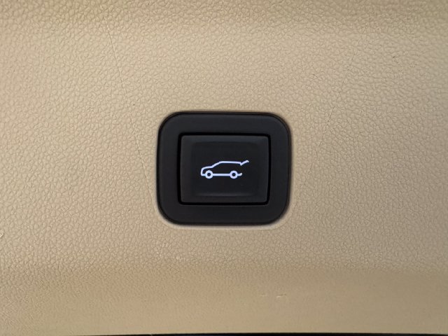 Used 2023 Cadillac Escalade Premium Luxury AWD/4WD image 28