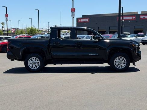 Used 2024 Toyota Tacoma SR5 AWD/4WD image 7