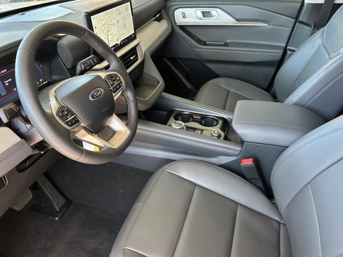 New 2026 Ford Explorer Active w/ Active Comfort Package AWD/4WD image 9
