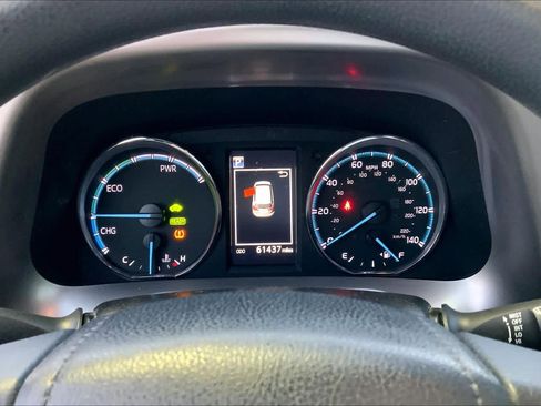 Used 2018 Toyota RAV4 LE AWD/4WD image 25