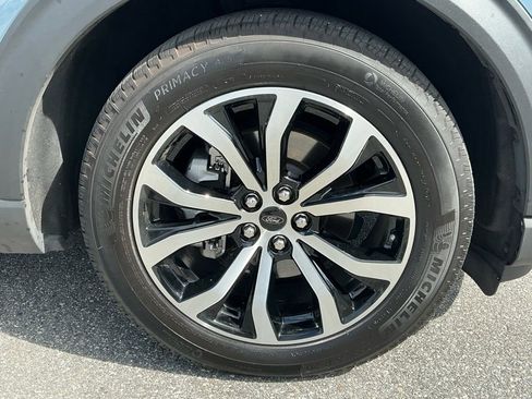 Used 2025 Ford Explorer ST-Line w/ Premium Package image 11