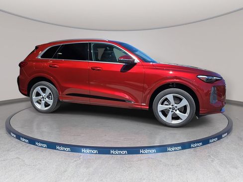 Used 2025 Audi Q5 Premium Plus w/ Premium Plus AWD/4WD image 5