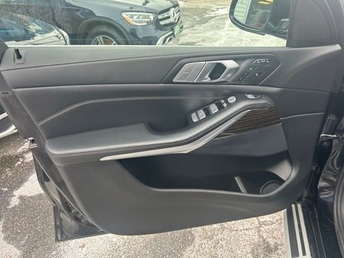 Used 2020 BMW X7 xDrive40i w/ Cold Weather Package AWD/4WD image 17