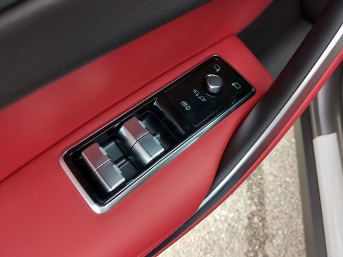 New 2026 Jaguar F-PACE R-Dynamic S image 19