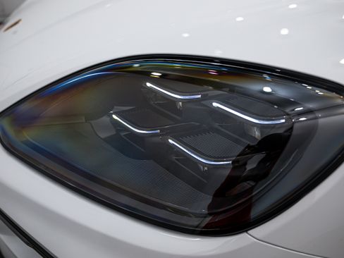 Certified 2026 Porsche Cayenne E-Hybrid image 24