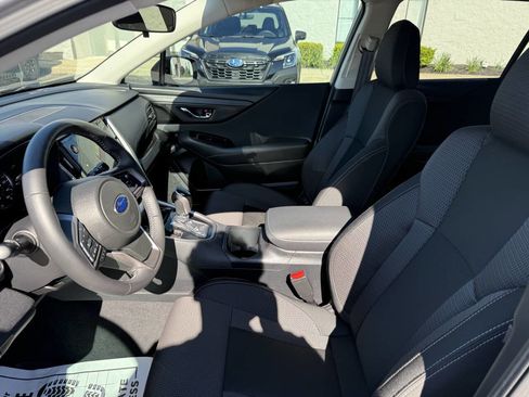 Used 2025 Subaru Outback Premium AWD/4WD image 17