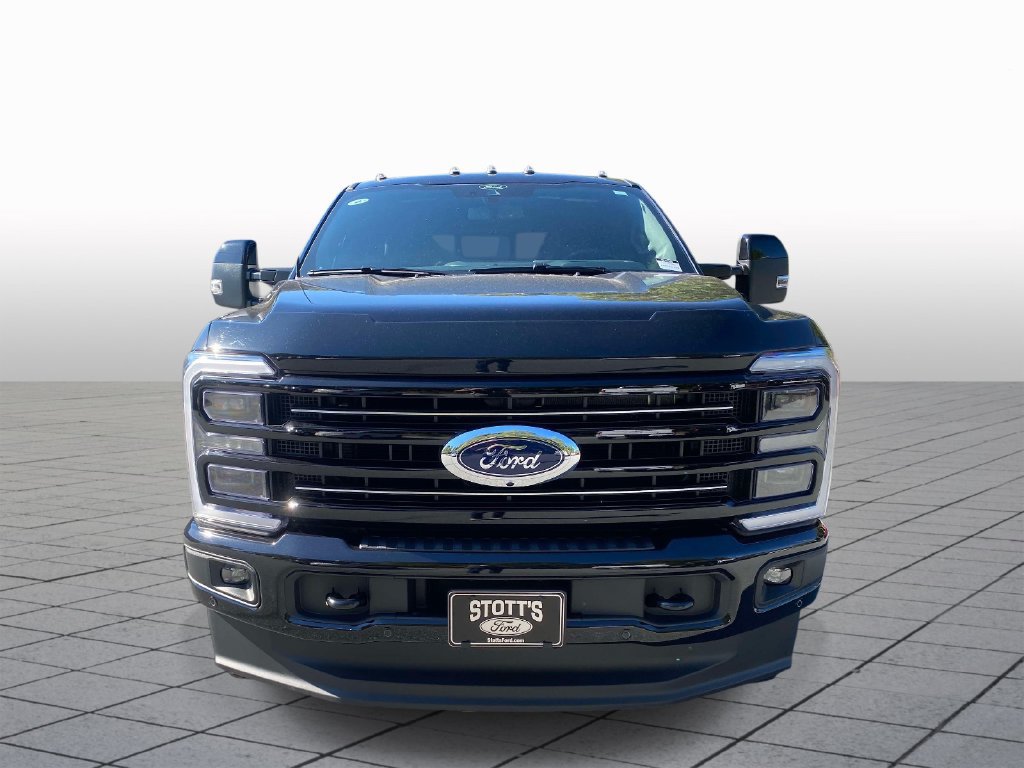 Used 2025 Ford F250 Platinum AWD/4WD image 2
