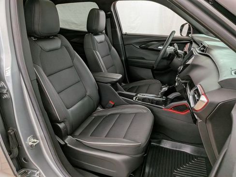 Used 2023 Chevrolet TrailBlazer RS w/ Sun and Liftgate Package FWD image 23
