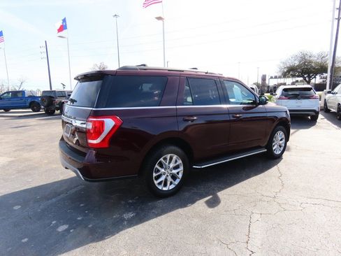 Used 2021 Ford Expedition XLT image 11