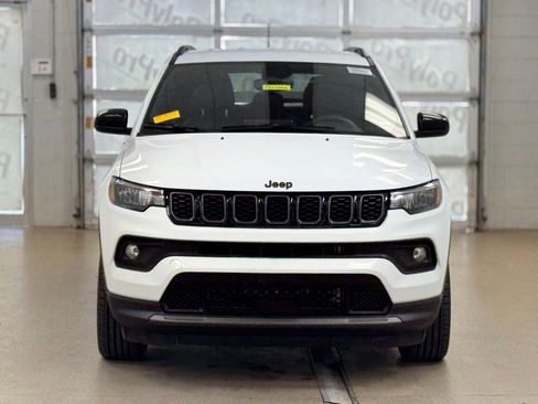 Used 2025 Jeep Compass Latitude w/ Altitude Special Edition AWD/4WD image 2