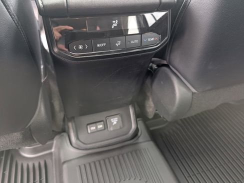 Used 2023 Toyota Highlander Limited AWD/4WD image 22