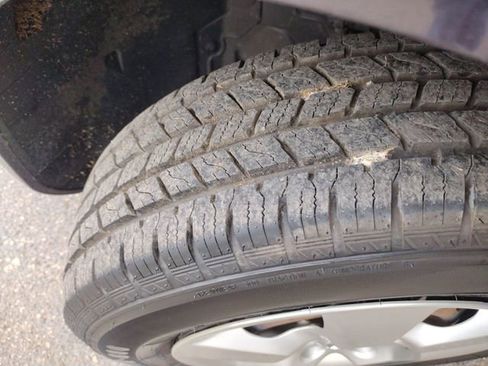 Used 2014 Nissan Rogue S w/ Convenience Package image 16