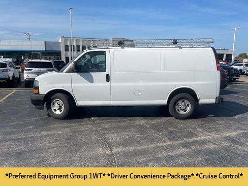 Used 2021 Chevrolet Express 3500 w/ Driver Convenience Package RWD image 5