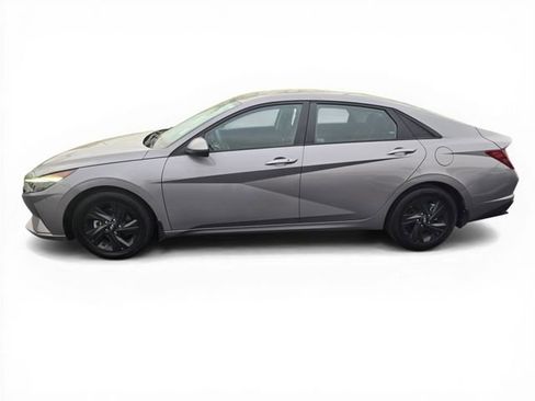 Used 2022 Hyundai Elantra SEL image 7