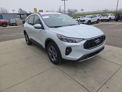 Used 2025 Ford Escape ST-Line Elite image 7