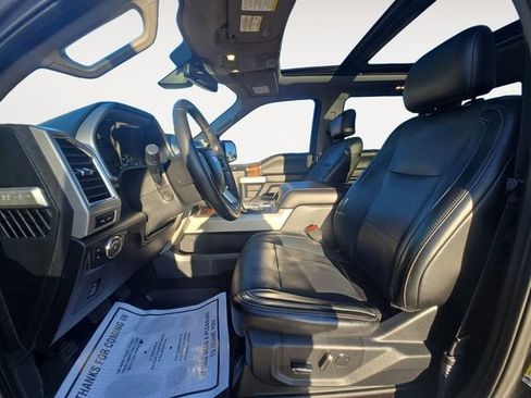 Used 2017 Ford F150 Lariat w/ Equipment Group 502A Luxury AWD/4WD image 9