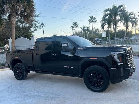 Used 2024 GMC Sierra 2500 AT4 w/ AT4 Premium Plus Package AWD/4WD image 3