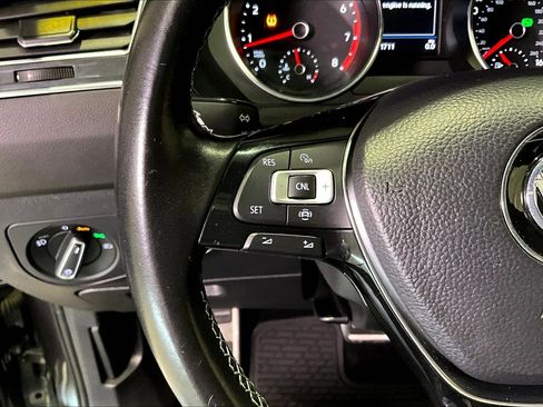 Used 2020 Volkswagen Tiguan SE R-Line image 11