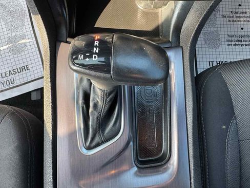 Used 2015 Dodge Charger SE w/ Power Sunroof Group RWD image 18