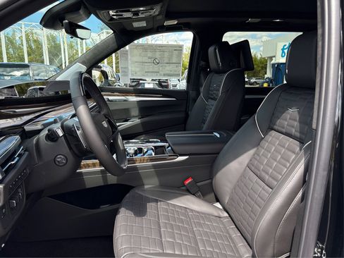 New 2026 Cadillac Escalade ESV Platinum Sport w/ LPO, ONYX Package image 9