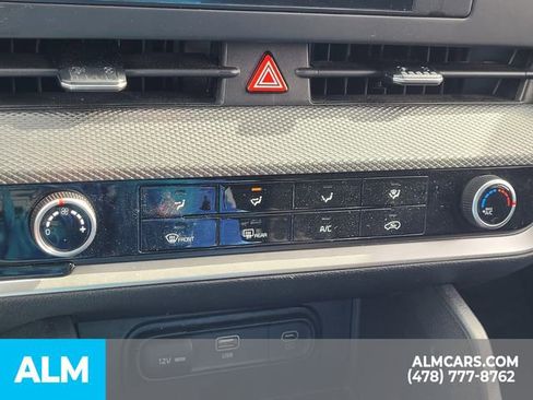 Used 2024 Kia Sportage LX image 18