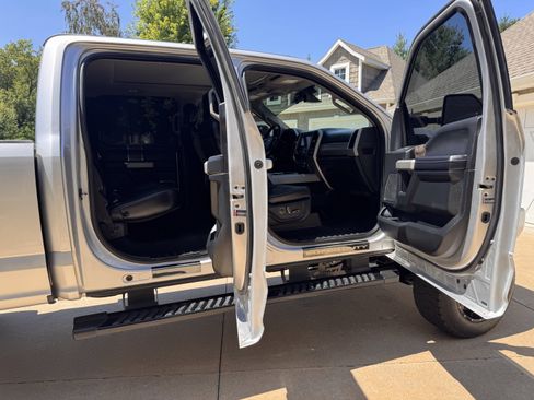 Used 2019 Ford F250 Lariat w/ Lariat Ultimate Package AWD/4WD image 21