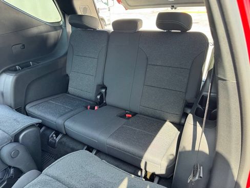 Used 2025 Chevrolet Traverse LT w/ LPO, Floor Liner Package AWD/4WD image 25