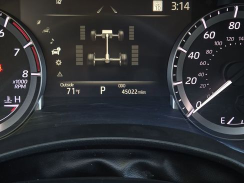 Used 2024 Toyota Highlander LE image 16