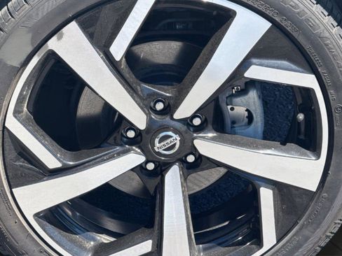 Used 2022 Nissan Rogue Sport SL AWD/4WD image 11