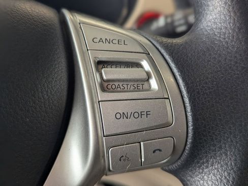 Used 2016 Nissan Rogue SV image 18