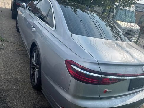 Used 2023 Audi S8 AWD/4WD image 7