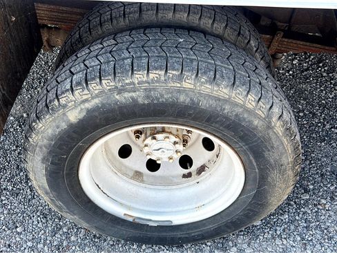 Used 2002 Ford E-450 and Econoline 450 image 25