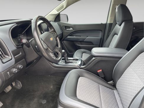 Used 2017 Chevrolet Colorado Z71 image 17