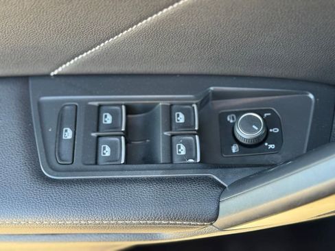 Used 2022 Volkswagen Tiguan SEL R-Line AWD/4WD image 24