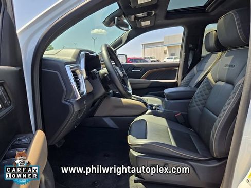 Used 2024 GMC Canyon Denali AWD/4WD image 9