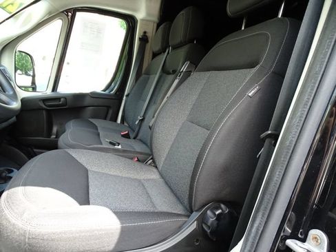Used 2021 RAM ProMaster 2500 FWD image 2