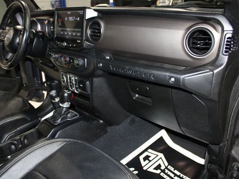Used 2018 Jeep Wrangler Unlimited Sport S AWD/4WD image 28