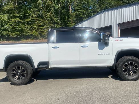 Used 2020 Chevrolet Silverado 2500 LTZ w/ LTZ Premium Package AWD/4WD image 4