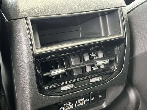 Used 2023 Jeep Grand Cherokee Limited AWD/4WD image 20