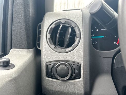 Used 2025 Ford E-350 and Econoline 350 Super Duty w/ Power Equipment Group image 27